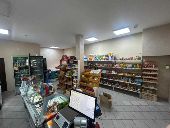 Дава се под наем Магазин в Попово - 100 кв.м за 459 € - Снимка #1