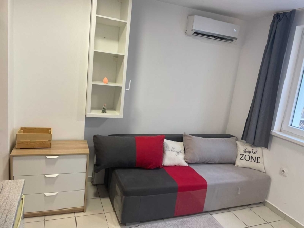 Дава се под наем Едностаен апартамент в София, Център - 21 кв.м за 430 € - Снимка #1