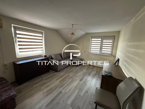 Дава се под наем Тристаен апартамент в Бургас, Лазур - 55 кв.м за 433.5 € - Снимка #1