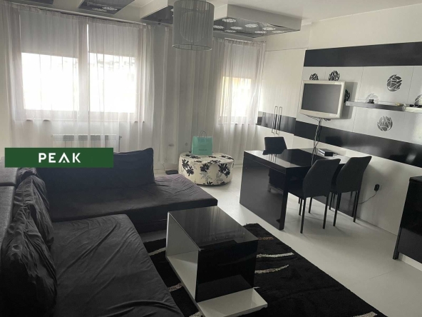 Дава се под наем Двустаен апартамент в София, Надежда 2 - 70 кв.м за 345 € - Снимка #1