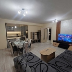 Дава се под наем Тристаен апартамент в Пловдив, Остромила - 118 кв.м за 650 € - Снимка #1