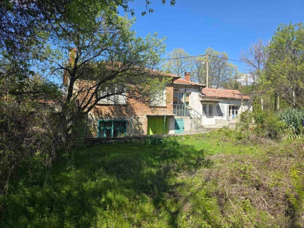 Къща в с. Средно градище, Област Стара Загора - 237 кв.м за 224 €/кв.м - Снимка #1