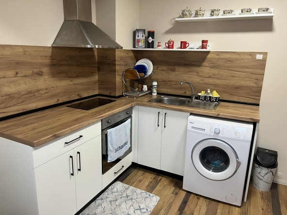 Дава се под наем Двустаен апартамент в Димитровград - 68 кв.м за 229.5 € - Снимка #1