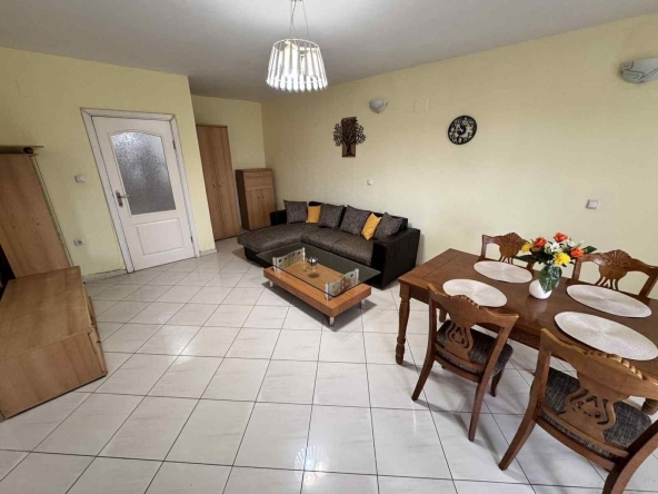 Дава се под наем Тристаен апартамент в Пловдив, Кършияка - 106 кв.м за 562 € - Снимка #1