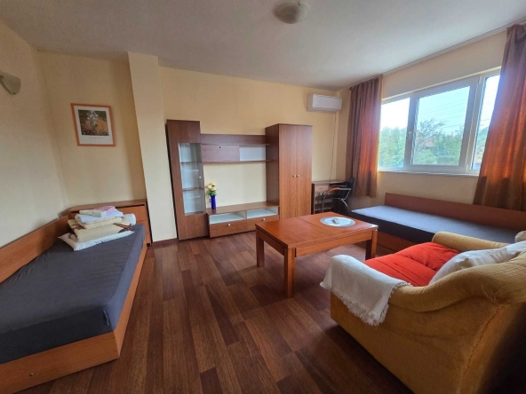 Дава се под наем Едностаен апартамент в Свищов - 50 кв.м за 178.5 € - Снимка #1