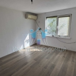 Етаж от къща в Шумен, Пазара - 82 кв.м за 1518 €/кв.м - Снимка #1