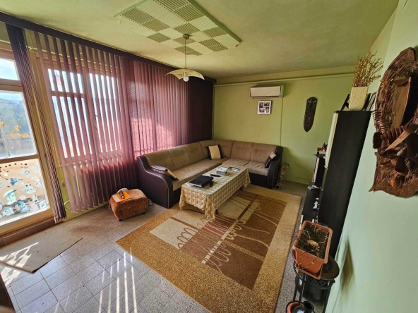 Къща в с. Йоаким Груево, Област Пловдив - 400 кв.м за 398 €/кв.м - Снимка #1