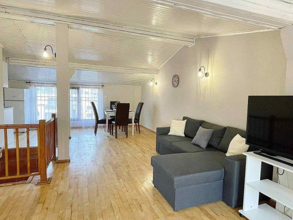 Дава се под наем Двустаен апартамент в Варна, Център - 65 кв.м за 409 € - Снимка #1