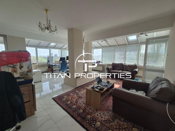 Тристаен апартамент в Пловдив, Кършияка - 220 кв.м за 2046 €/кв.м - Снимка #1