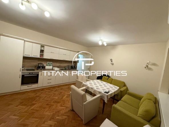 Дава се под наем Двустаен апартамент в Бургас, Център - 55 кв.м за 433.5 € - Снимка #1