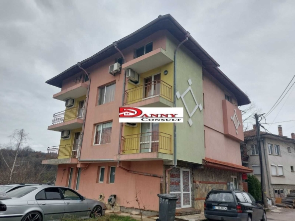 Хотел в Велико Търново, Акация - 454 кв.м за 406 €/кв.м - Снимка #1