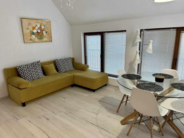 Дава се под наем Двустаен апартамент в Варна, Колхозен пазар - 65 кв.м за 485 € - Снимка #1