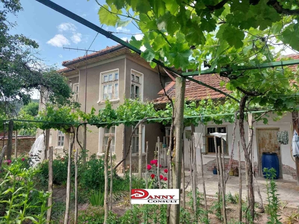 Къща в Велико Търново, Акация - 150 кв.м за 920 €/кв.м - Снимка #1