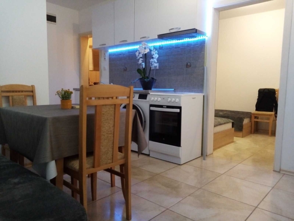 Дава се под наем Двустаен апартамент в Варна, Виница - 37 кв.м за 351.9 € - Снимка #1