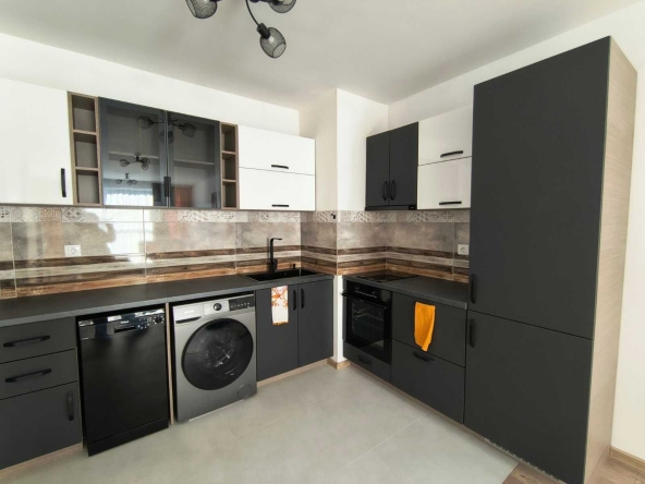Двустаен апартамент в Пловдив, Южен - 78 кв.м за 1908 €/кв.м - Снимка #1