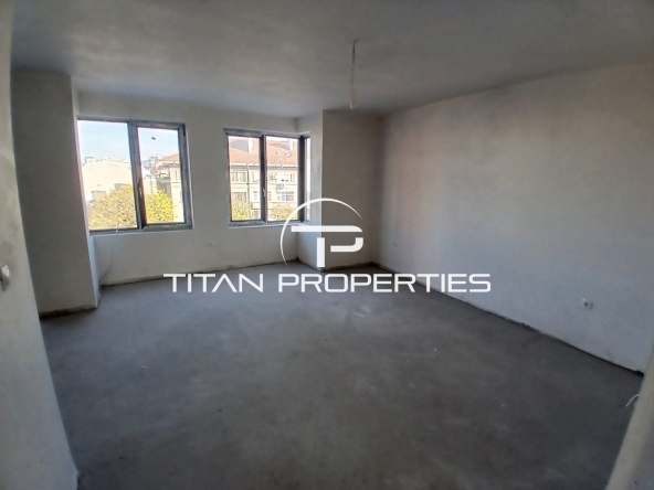 Тристаен апартамент в Пловдив, Кършияка - 97 кв.м за 2015 €/кв.м - Снимка #1