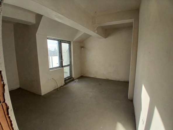 Тристаен апартамент в Пловдив, Кършияка - 99 кв.м за 2004 €/кв.м - Снимка #1