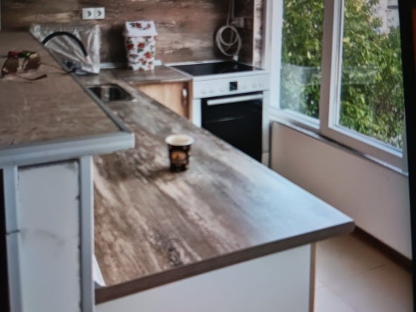 Дава се под наем Едностаен апартамент в Перник, Ладовица - 49 кв.м за 306 € - Снимка #1