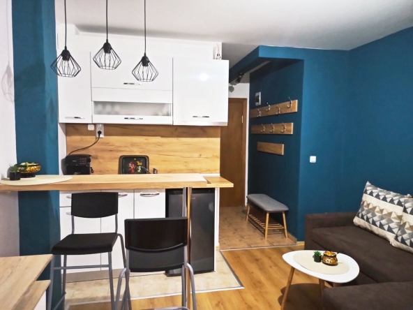 Дава се под наем Едностаен апартамент в Перник, Хумни дол - 30 кв.м за 306 € - Снимка #1