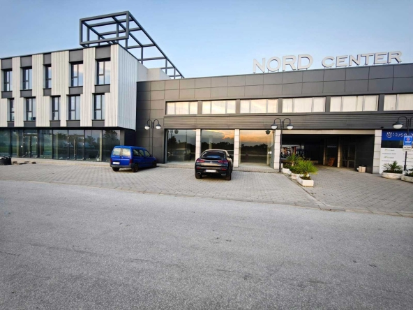 Дава се под наем Магазин в Пловдив, Индустриална зона - Север - 150 кв.м за 1500 € - Снимка #1