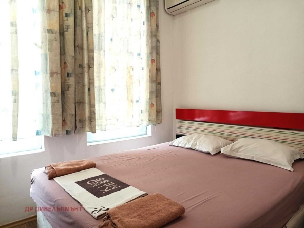 Дава се под наем Двустаен апартамент в к.к. Слънчев бряг - 52 кв.м за 178.5 € - Снимка #1