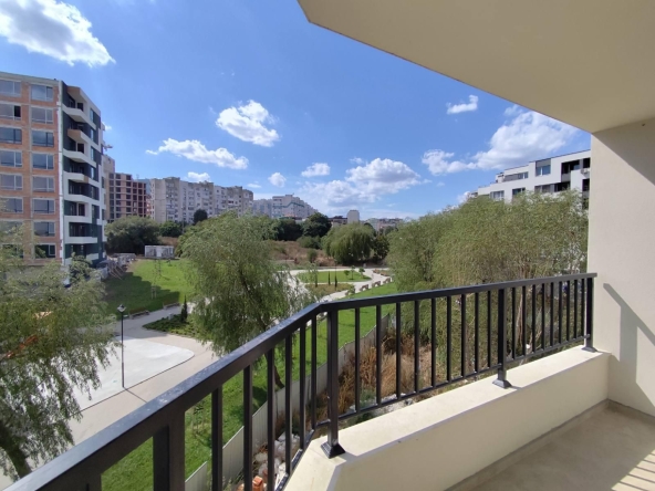 Тристаен апартамент в Бургас, Център - 101 кв.м за 1021 €/кв.м - Снимка #1