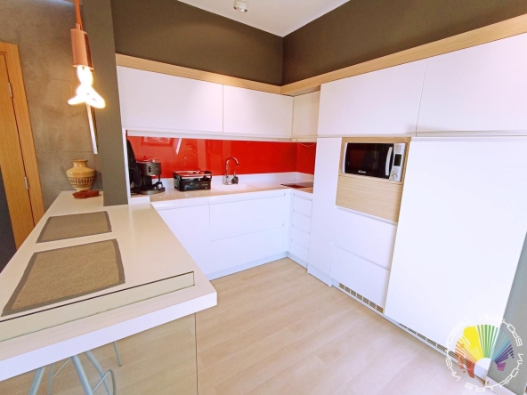 Дава се под наем Двустаен апартамент в Бургас, Център - 76 кв.м за 600 € - Снимка #1