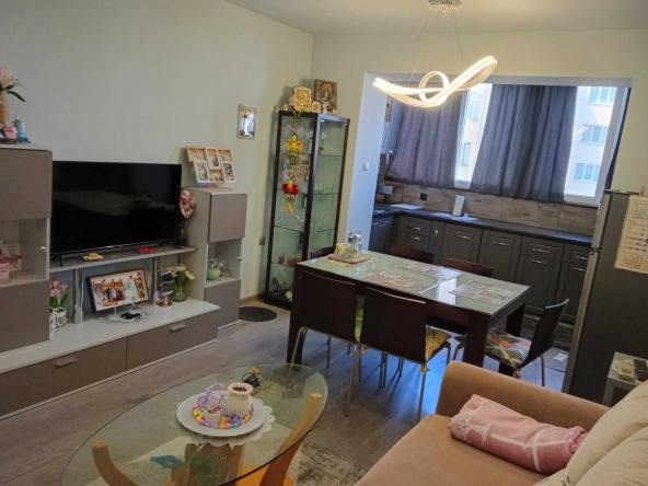 Дава се под наем Двустаен апартамент в Дупница - 47 кв.м за 348.84 € - Снимка #1