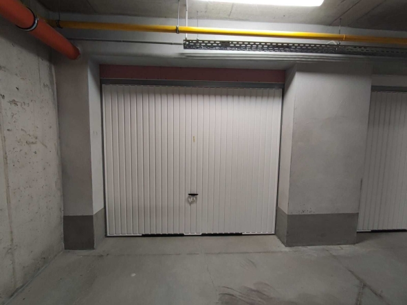 Дава се под наем Гараж / Паркомясто в София, Овча купел - 28 кв.м за 127.5 € - Снимка #1