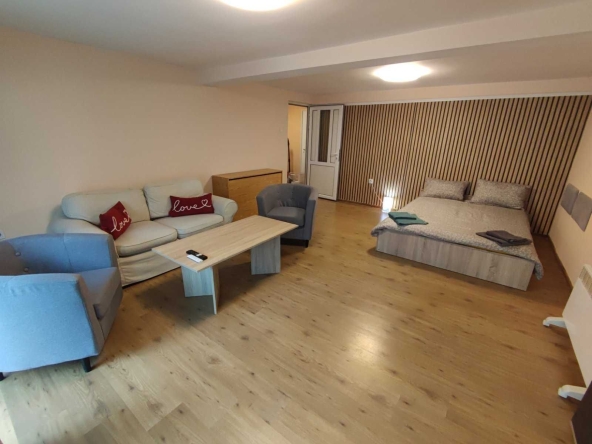 Дава се под наем Двустаен апартамент в Казанлък - 70 кв.м за 331.5 € - Снимка #1