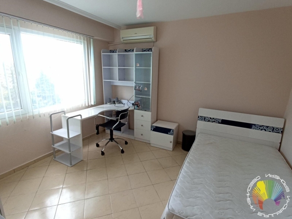 Дава се под наем Двустаен апартамент в Бургас, Изгрев - 66 кв.м за 357 € - Снимка #1