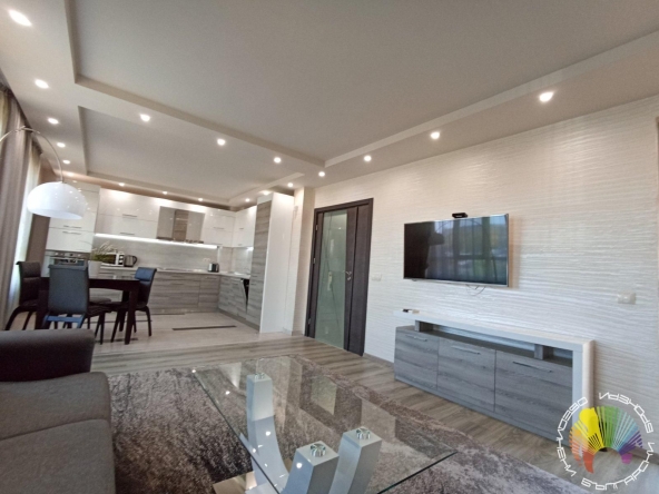 Дава се под наем Двустаен апартамент в Бургас, Център - 87 кв.м за 663 € - Снимка #1