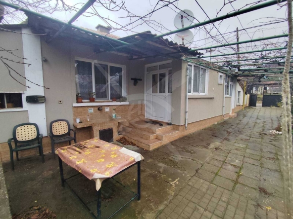 Къща в с. Карагеоргиево, Област Бургас - 120 кв.м за 625 €/кв.м - Снимка #1