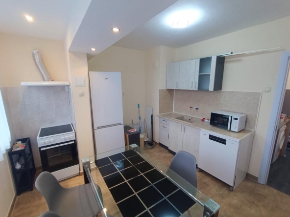 Дава се под наем Двустаен апартамент в Варна, Трошево - 65 кв.м за 500 € - Снимка #1