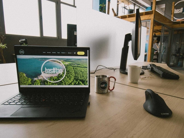 Дава се под наем Офис в Перник, Център - 300 кв.м за 153 € - Снимка #1