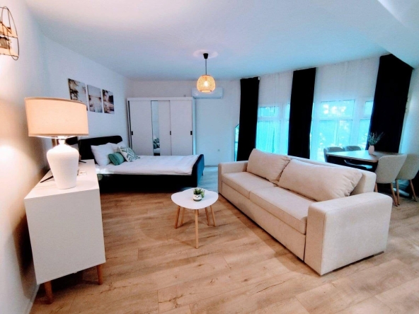 Дава се под наем Едностаен апартамент в Пловдив, Център - 38 кв.м за 460 € - Снимка #1