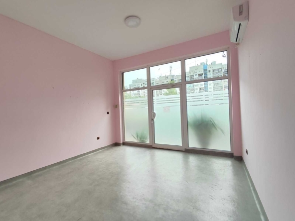 Дава се под наем Офис в Перник, Изток - 30 кв.м за 204 € - Снимка #1