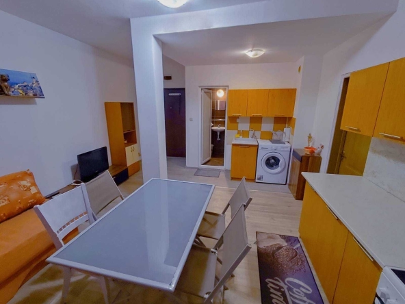 Дава се под наем Двустаен апартамент в к.к. Слънчев бряг - 55 кв.м за 448.8 € - Снимка #1