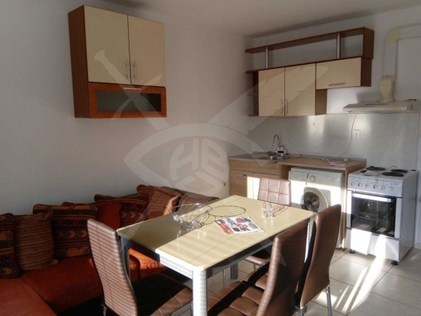 Дава се под наем Тристаен апартамент в Варна, Погреби - 75 кв.м за 450 € - Снимка #1