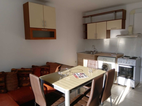 Дава се под наем Тристаен апартамент в Варна, Левски - 75 кв.м за 459 € - Снимка #1