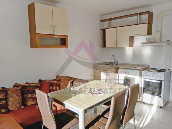 Дава се под наем Тристаен апартамент в Варна, Колхозен пазар - 75 кв.м за 458.49 € - Снимка #1