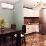 Дава се под наем Тристаен апартамент в София, Зона Б-18 - 90 кв.м за 820 € - Снимка #1