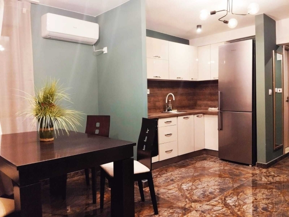 Дава се под наем Тристаен апартамент в София, Зона Б-18 - 90 кв.м за 820 € - Снимка #1