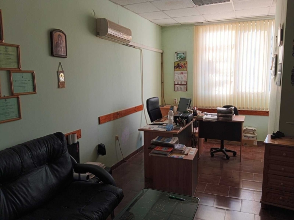 Офис в Хасково, Орфей - 26 кв.м за 530 €/кв.м - Снимка #1