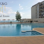 Тристаен апартамент в Поморие - 195 кв.м за 628 €/кв.м - Снимка #1