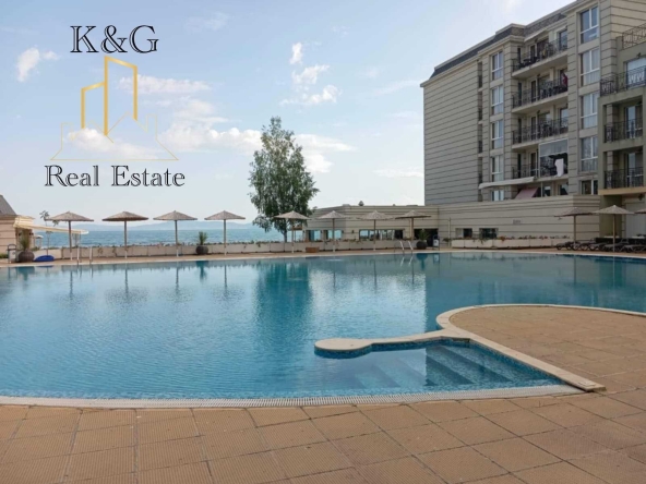 Тристаен апартамент в Поморие - 195 кв.м за 628 €/кв.м - Снимка #1