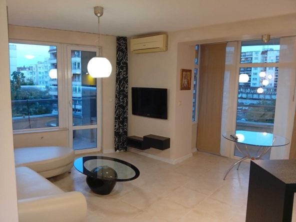 Дава се под наем Тристаен апартамент в София, Младост 4 - 90 кв.м за 847.62 € - Снимка #1