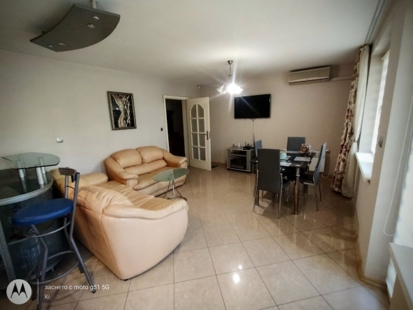 Дава се под наем Тристаен апартамент в Варна, Спортна зала - 80 кв.м за 700 € - Снимка #1