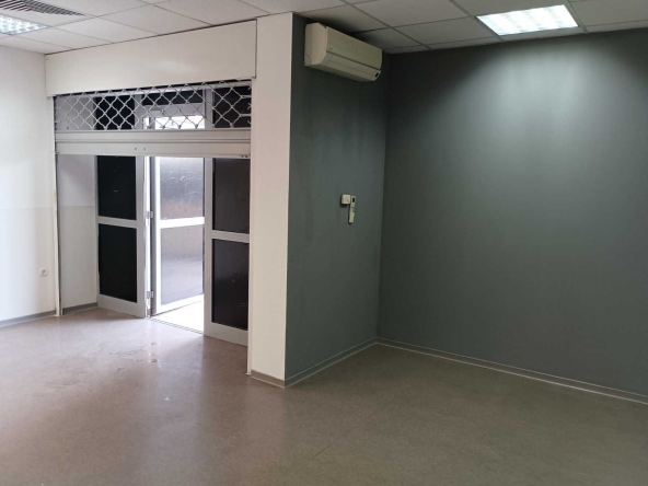 Дава се под наем Офис в София, Студентски град - 40 кв.м за 357 € - Снимка #1