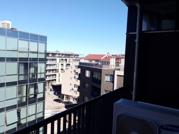 Тристаен апартамент в Варна, Базар Левски - 86 кв.м за 2547 €/кв.м - Снимка #1